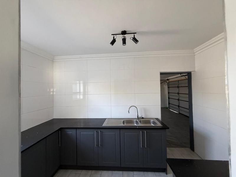 5 Bedroom Property for Sale in Annlin Gauteng