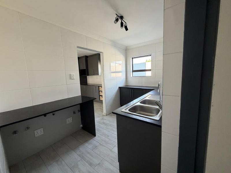 5 Bedroom Property for Sale in Annlin Gauteng