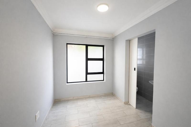 5 Bedroom Property for Sale in Annlin Gauteng