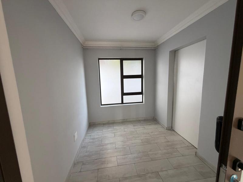 5 Bedroom Property for Sale in Annlin Gauteng