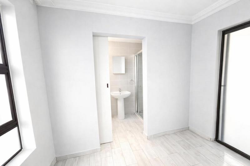 5 Bedroom Property for Sale in Annlin Gauteng