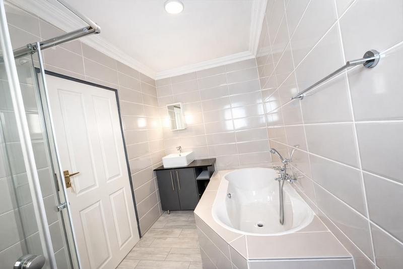 5 Bedroom Property for Sale in Annlin Gauteng
