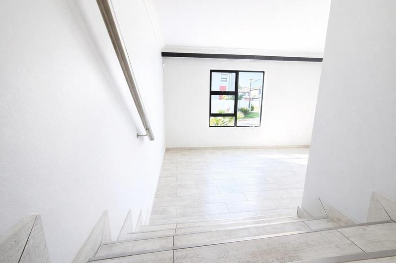 5 Bedroom Property for Sale in Annlin Gauteng