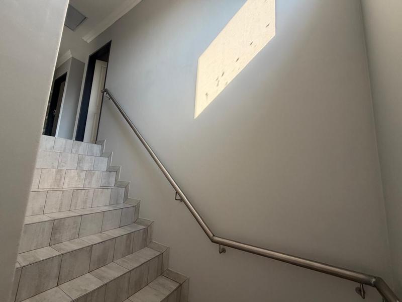 5 Bedroom Property for Sale in Annlin Gauteng