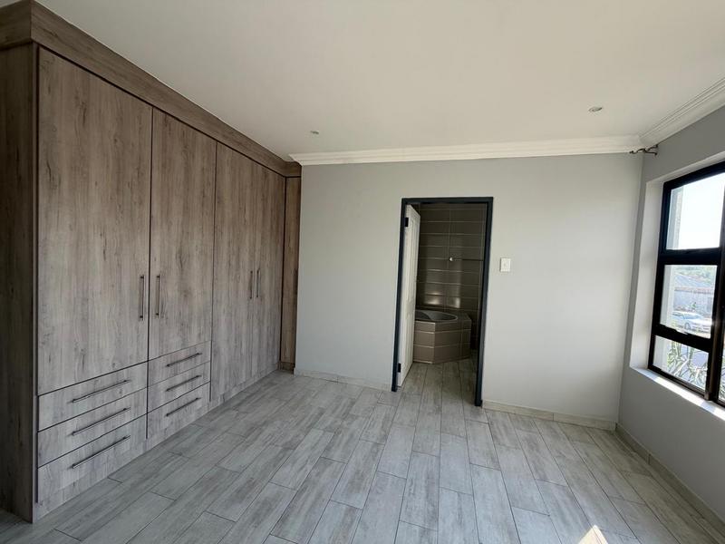 5 Bedroom Property for Sale in Annlin Gauteng