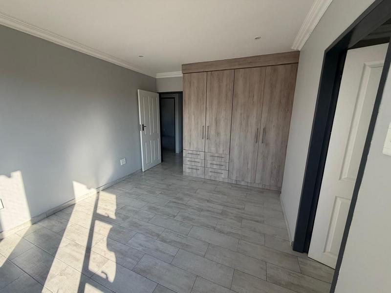 5 Bedroom Property for Sale in Annlin Gauteng