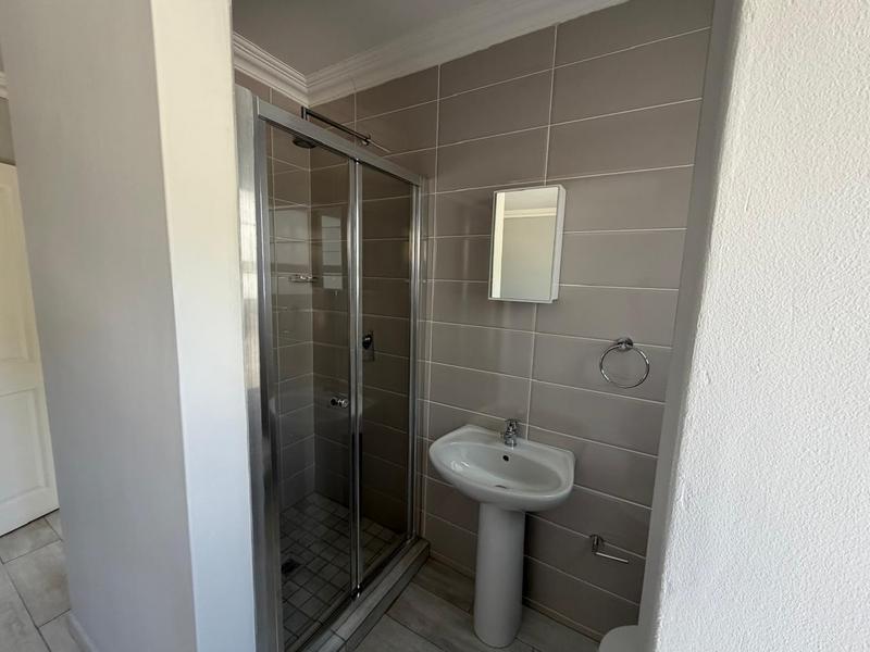 5 Bedroom Property for Sale in Annlin Gauteng