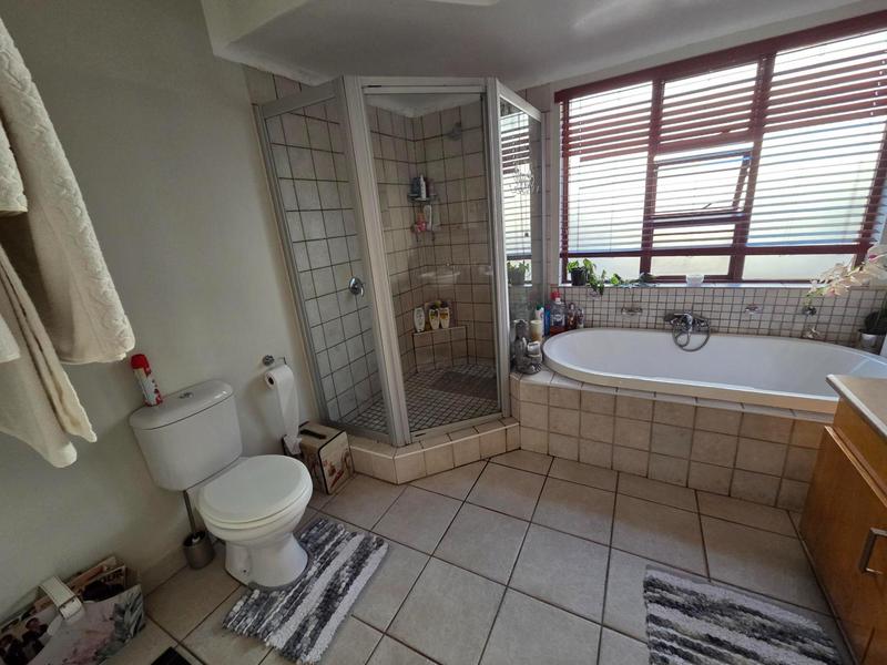 To Let 4 Bedroom Property for Rent in Waterkloof Ridge Gauteng