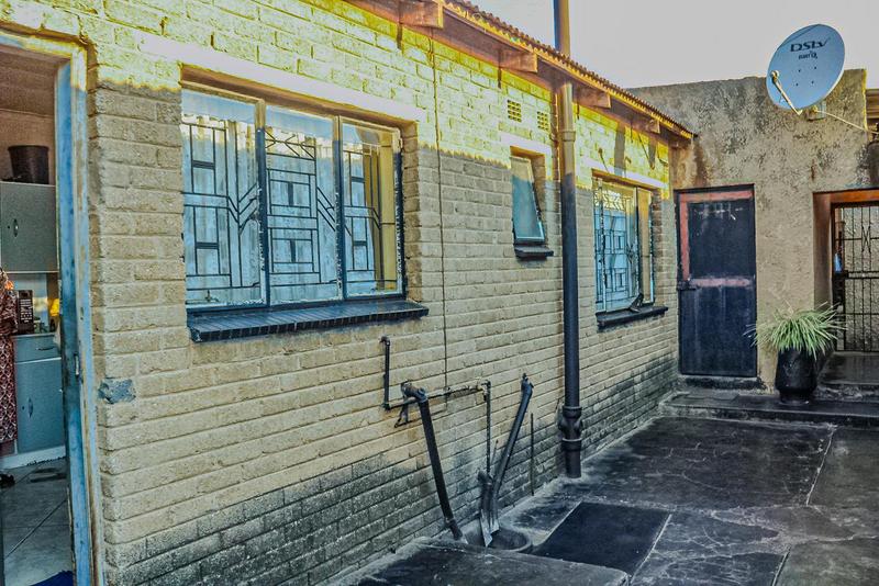 2 Bedroom Property for Sale in Tembisa Gauteng