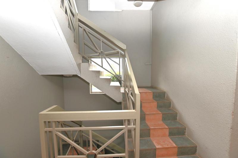 1 Bedroom Property for Sale in Sandton Central Gauteng