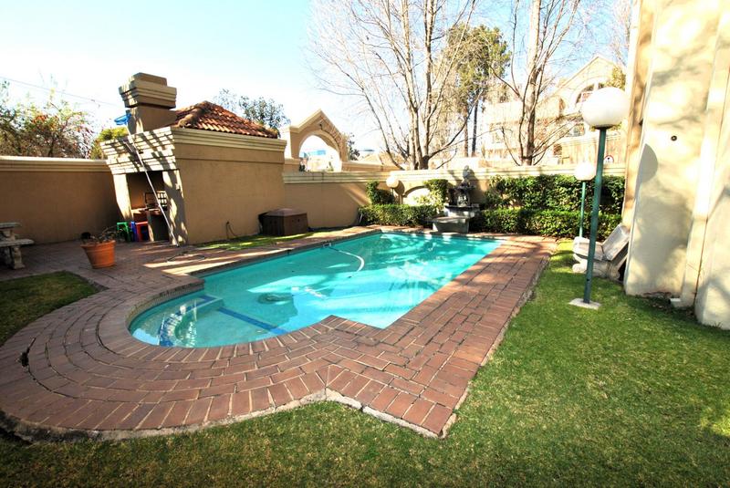 1 Bedroom Property for Sale in Sandton Central Gauteng