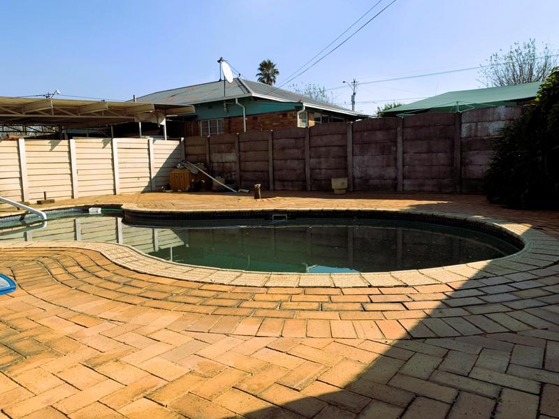 5 Bedroom Property for Sale in Primrose Gauteng