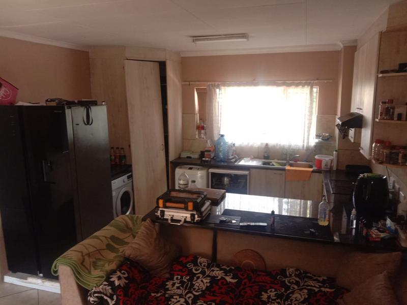 2 Bedroom Property for Sale in Florida Glen Gauteng