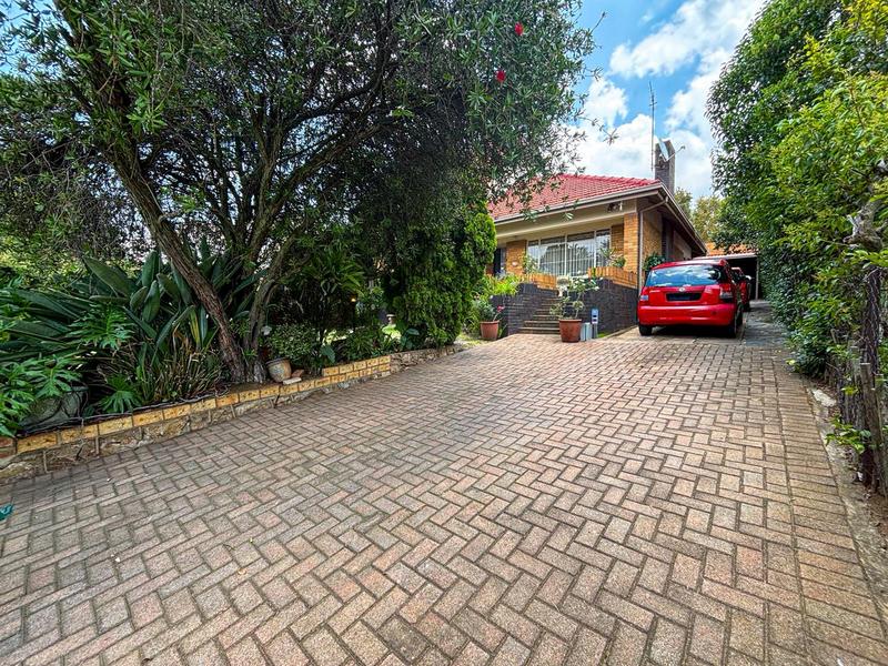 4 Bedroom Property for Sale in Linmeyer Gauteng