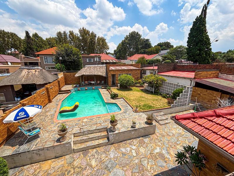 4 Bedroom Property for Sale in Linmeyer Gauteng