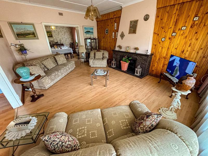 4 Bedroom Property for Sale in Linmeyer Gauteng
