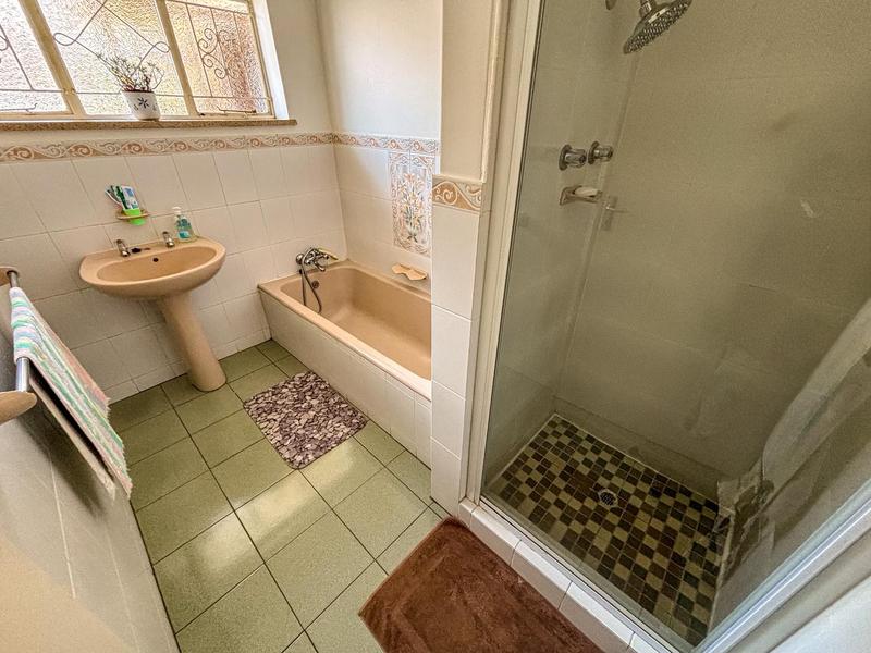 4 Bedroom Property for Sale in Linmeyer Gauteng