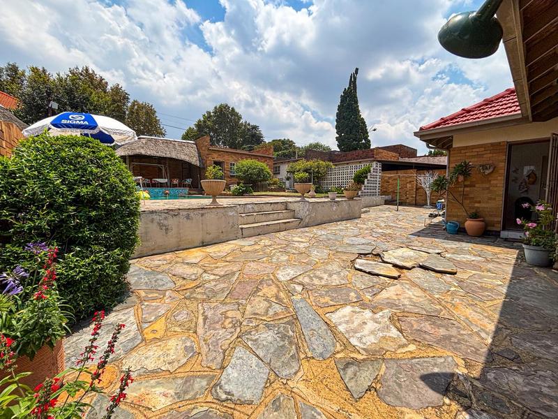 4 Bedroom Property for Sale in Linmeyer Gauteng