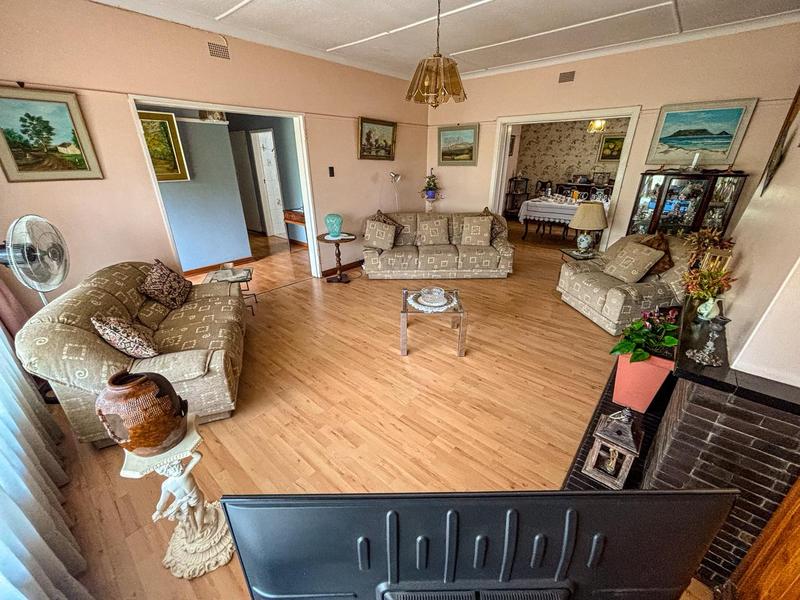 4 Bedroom Property for Sale in Linmeyer Gauteng