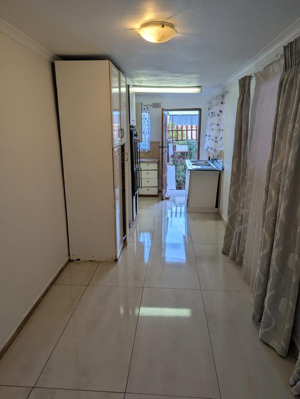 To Let 1 Bedroom Property for Rent in Laudium Gauteng