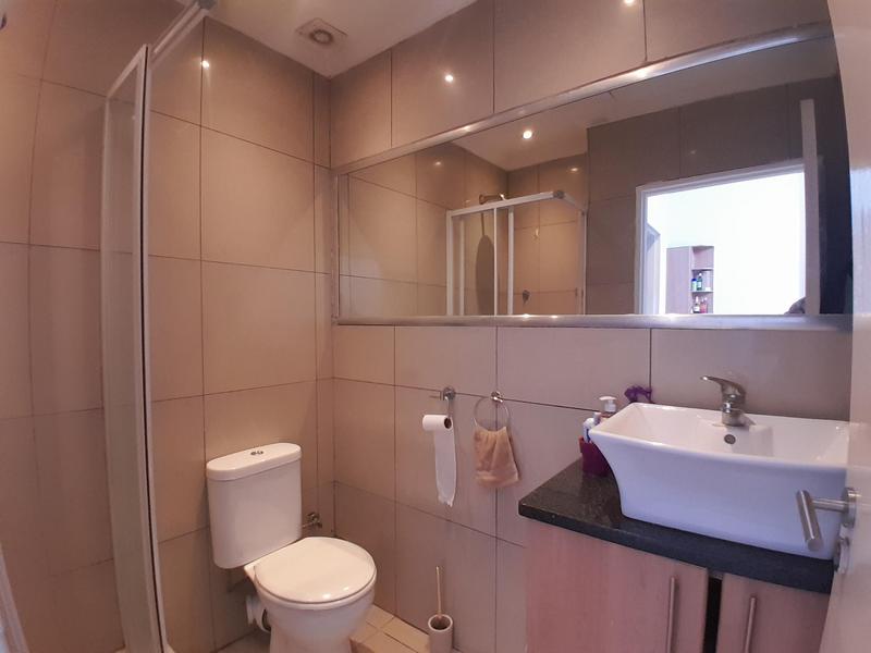 2 Bedroom Property for Sale in Rooihuiskraal North Gauteng