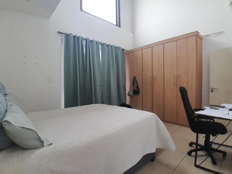 2 Bedroom Property for Sale in Rooihuiskraal North Gauteng