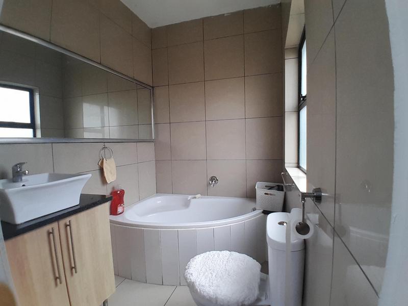 2 Bedroom Property for Sale in Rooihuiskraal North Gauteng