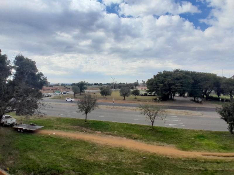 2 Bedroom Property for Sale in Rooihuiskraal North Gauteng