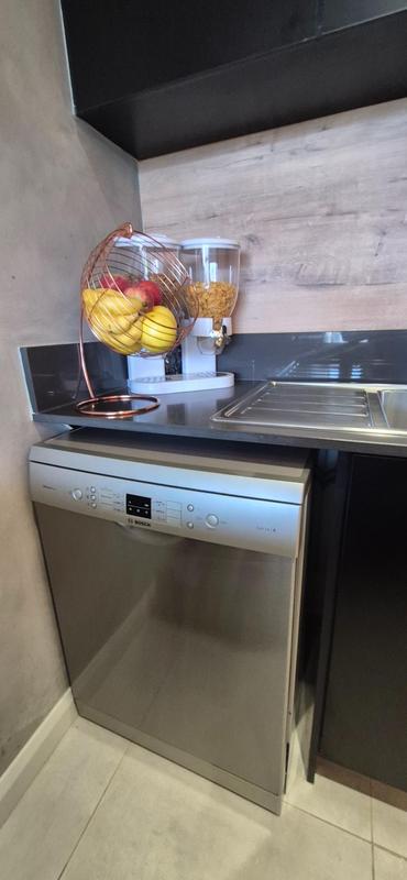 To Let 2 Bedroom Property for Rent in Midfield Estate Gauteng