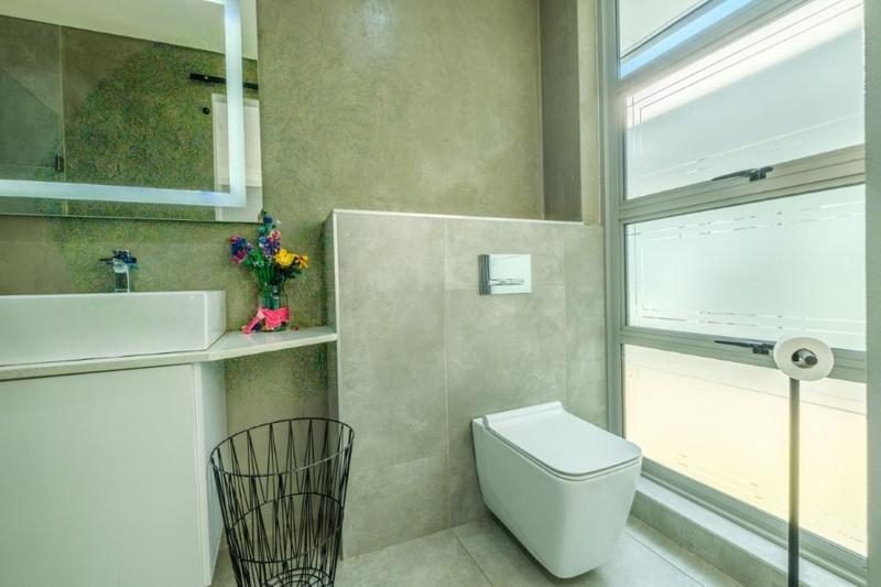 5 Bedroom Property for Sale in Eye of Africa Gauteng