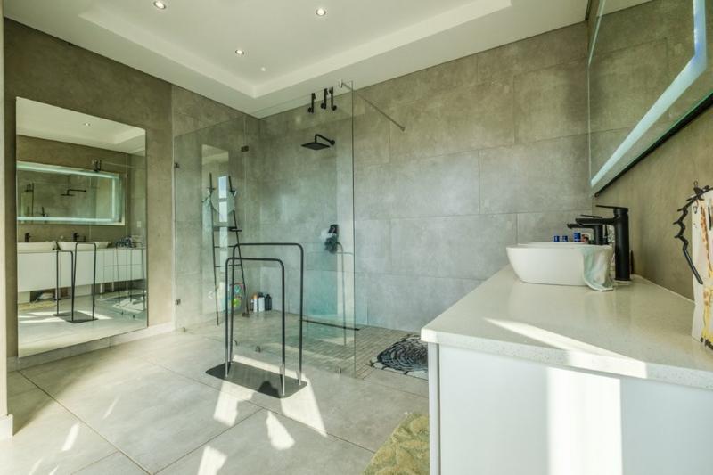 5 Bedroom Property for Sale in Eye of Africa Gauteng