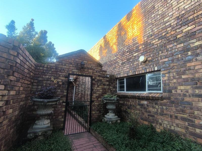 3 Bedroom Property for Sale in Garsfontein Gauteng