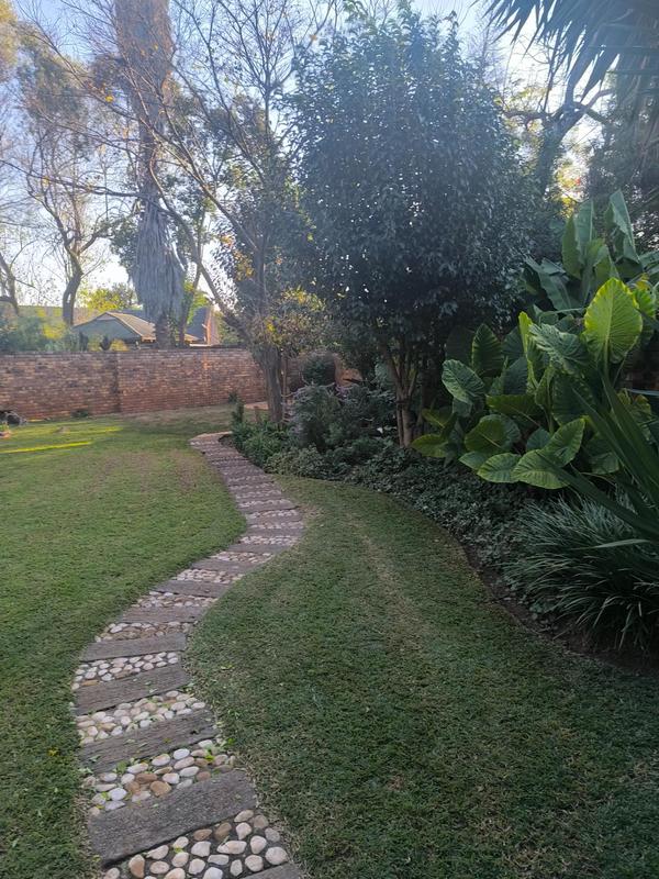 3 Bedroom Property for Sale in Garsfontein Gauteng