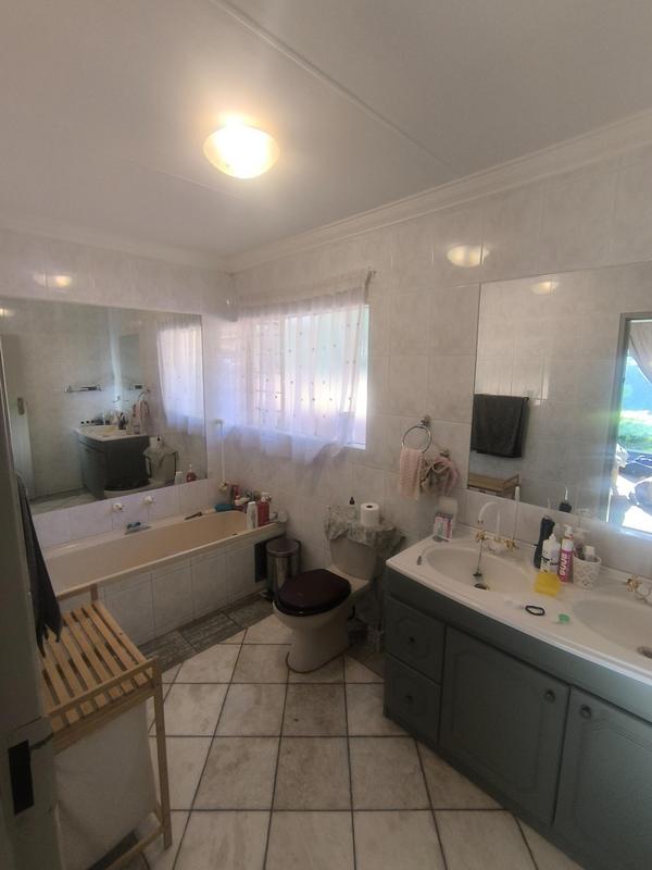 3 Bedroom Property for Sale in Garsfontein Gauteng