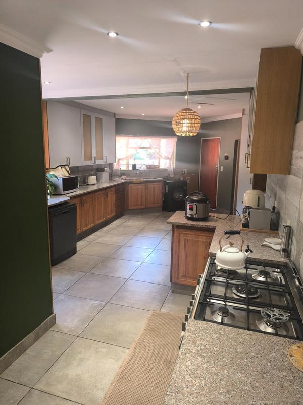 3 Bedroom Property for Sale in Garsfontein Gauteng
