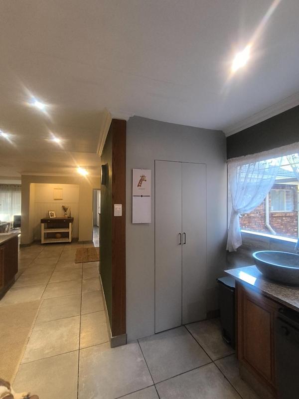 3 Bedroom Property for Sale in Garsfontein Gauteng