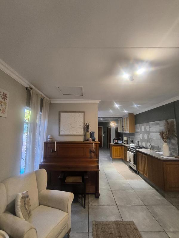 3 Bedroom Property for Sale in Garsfontein Gauteng