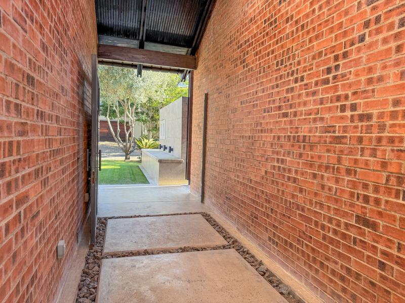 4 Bedroom Property for Sale in Midfield Estate Gauteng