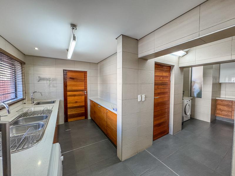 4 Bedroom Property for Sale in Midfield Estate Gauteng