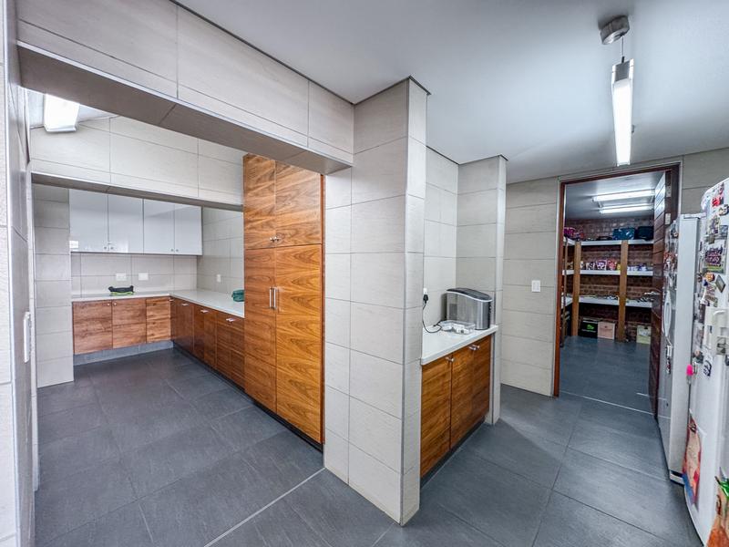 4 Bedroom Property for Sale in Midfield Estate Gauteng