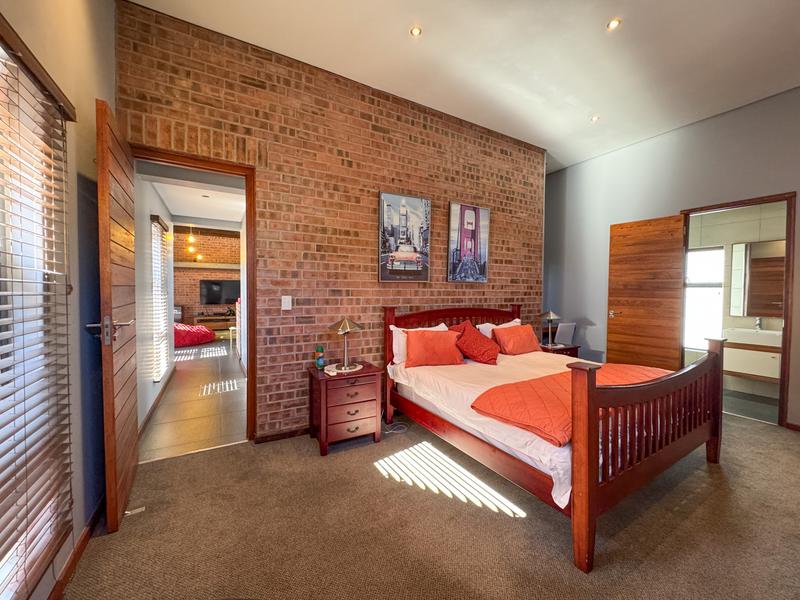 4 Bedroom Property for Sale in Midfield Estate Gauteng