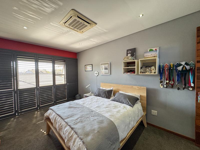 4 Bedroom Property for Sale in Midfield Estate Gauteng