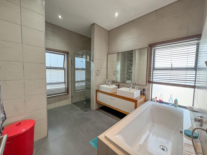 4 Bedroom Property for Sale in Midfield Estate Gauteng