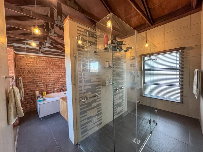 4 Bedroom Property for Sale in Midfield Estate Gauteng