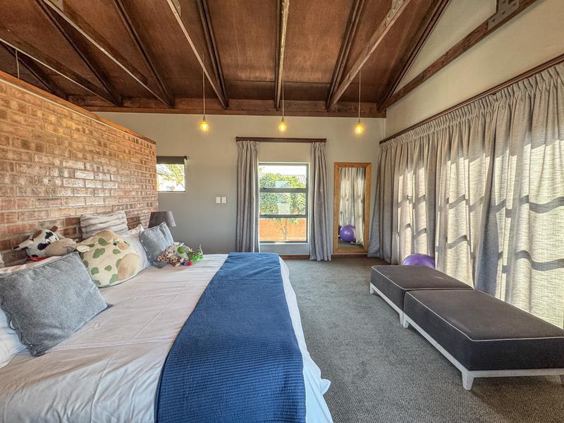4 Bedroom Property for Sale in Midfield Estate Gauteng