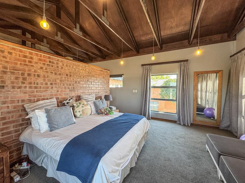 4 Bedroom Property for Sale in Midfield Estate Gauteng