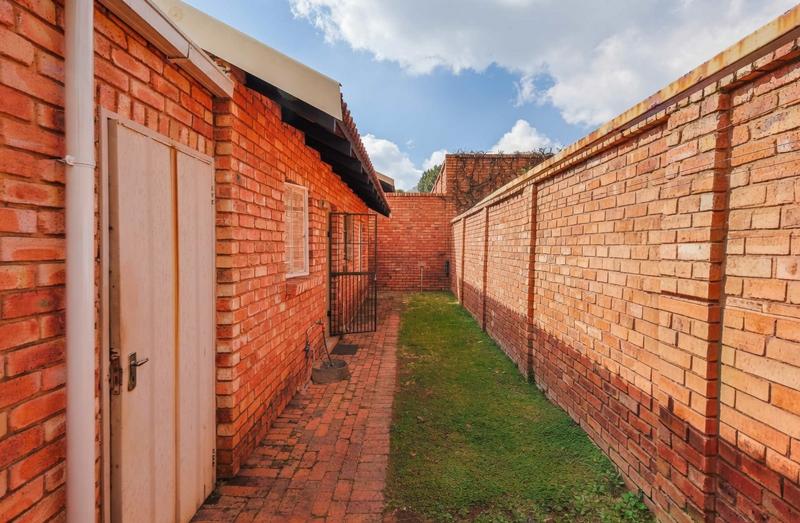2 Bedroom Property for Sale in Elardus Park Gauteng