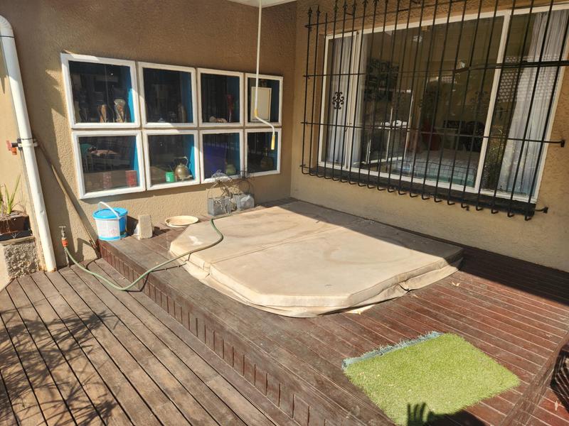 3 Bedroom Property for Sale in Buurendal Gauteng