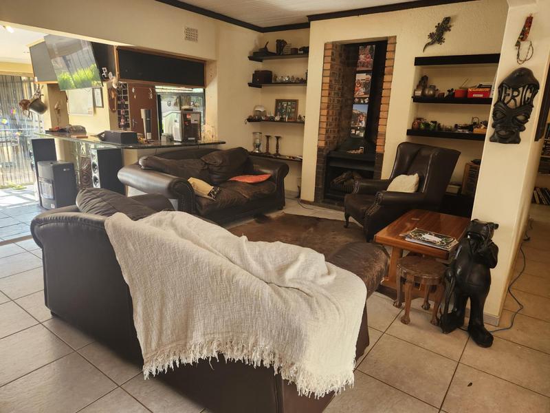 3 Bedroom Property for Sale in Buurendal Gauteng