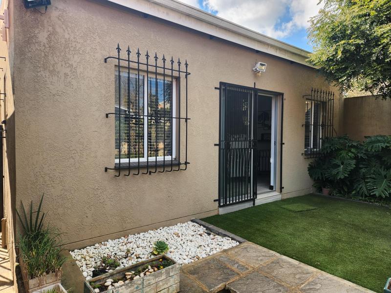 3 Bedroom Property for Sale in Buurendal Gauteng